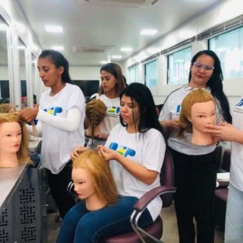 Escola Móvel de Imagem Pessoal do Idep está com inscrições abertas para cursos em Guajará-Mirim até sexta-feira, 18
