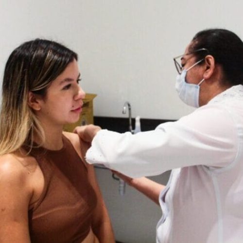 Com mais de 16 imunizantes, Espaço Saúde já aplicou quase 5 mil vacinas desde sua implantação 