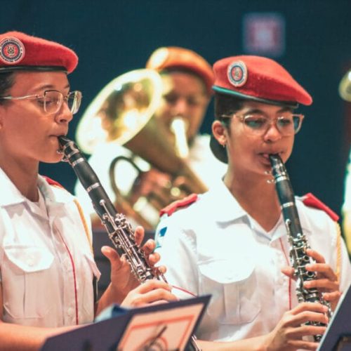 Projeto “Jovens que Brilham” abre inscrições para talentos de 15 a 29 anos nas categorias de canto, dança ou instrumental