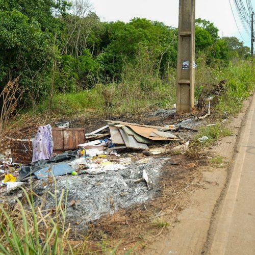 Prefeitura notifica infrator por jogar lixo em via pública em Porto Velho