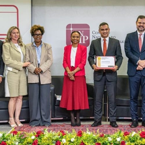 MPRO recebe Selo Ouro de “Respeito e Inclusão no Combate ao Feminicídio” em cerimônia do CNMP em Brasília
