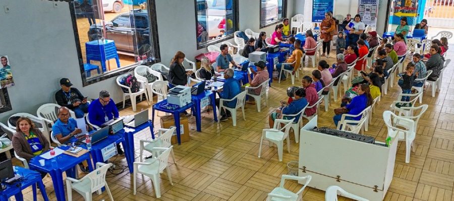 Moradores de União Bandeirantes recebem o MP Itinerante no quarto dia de atendimentos