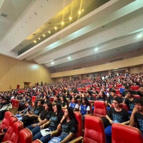 Aulão “Tô Ligado no Enem 2024” reúne mais de mil estudantes em Porto Velho
