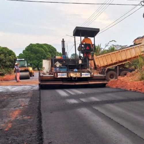 Município de Alvorada do Oeste recebe 700 metros de pavimentação asfáltica do governo de RO