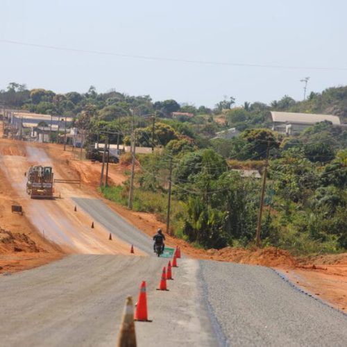 Pavimentação no perímetro urbano da RO-420, no distrito de Jacinópolis fortalece desenvolvimento da região