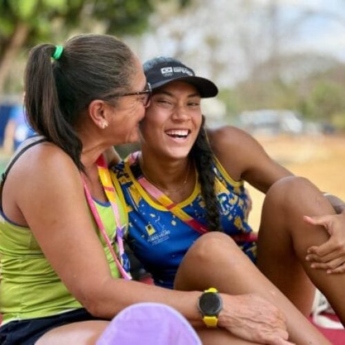 Estudante de Rondônia disputa vôlei de praia nos Jogos da Juventude 2025 sob comando da mãe-técnica