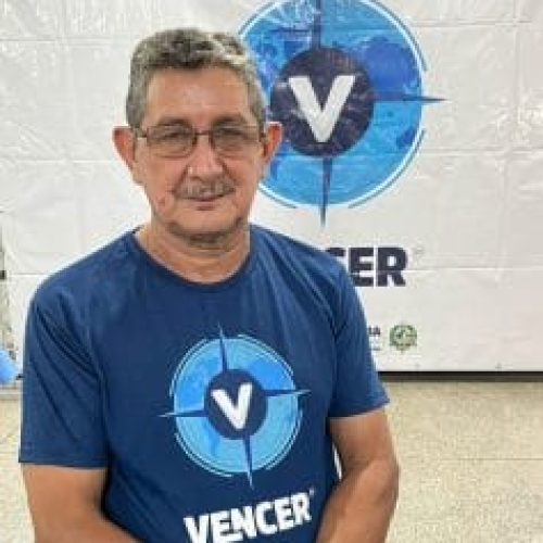 Governo de RO entrega kits profissionais a 70 concluintes de quatro cursos do Programa Vencer, em Porto Velho