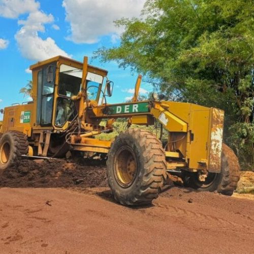 Manutenção em 6 km na RO-267 é executada pelo governo de RO, em Nova Brasilândia d’Oeste