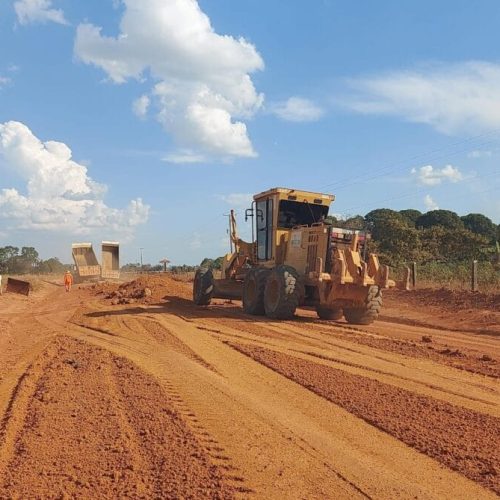 Obras de manutenção promovem melhores condições de tráfego na Linha 78-Sul, em São Miguel do Guaporé