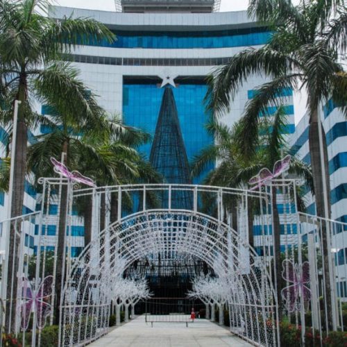 Palácio Rio Madeira se transforma em “Jardim Encantado” com acendimento das luzes do Natal de Luz, nesta segunda-feira, 3