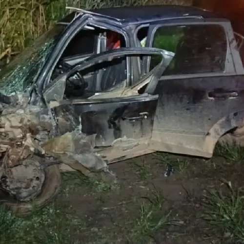 Colisão entre carro e carreta na BR-364 deixa ferido grave