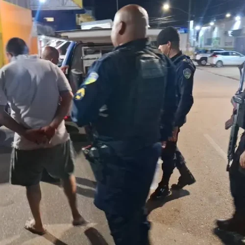 Homem é preso após agredir irmã durante discussão por vaga de garagem em Porto Velho