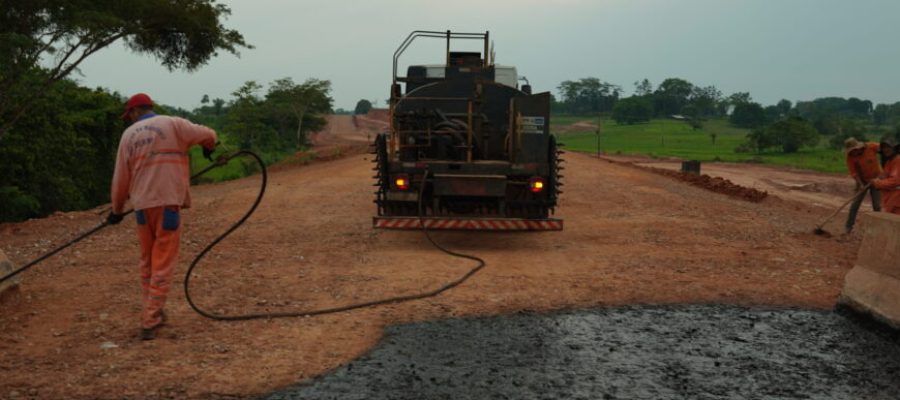 Obra na RO-473 avança para etapa de imprimação e deve melhorar o acesso a Teixeirópolis