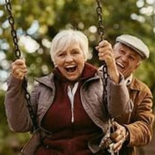 Dia do Idoso: Idosos têm direito a regra especial no Imposto de Renda e no plano de saúde; entenda