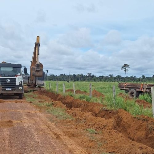 Prefeitura de Porto Velho garante acesso e fortalece produção leiteira na Vila da Penha