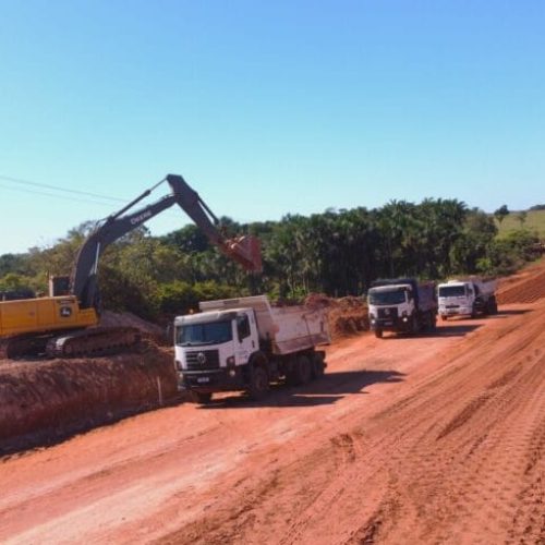 Rodovia 133, conhecida como estrada do calcário, tem melhorias em 10 quilômetros de estrada em Espigão