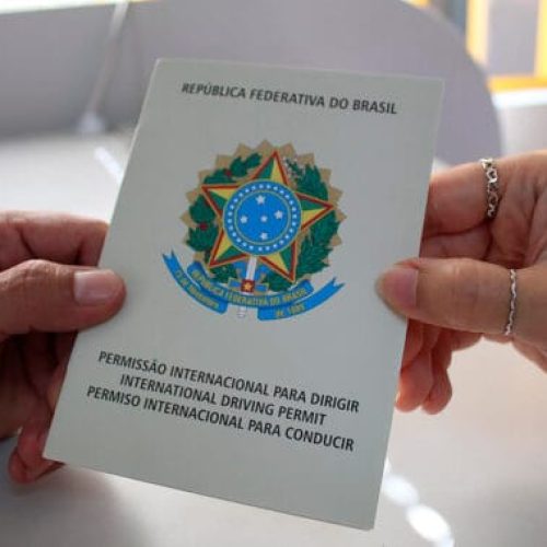 Condutores podem solicitar serviço de entrega em domicílio da CNH e Permissão Internacional para Dirigir