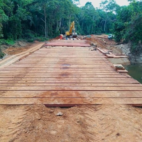 Ponte sobre o Rio Pardo, entre Cacaulândia e Monte Negro é restaurada pelo governo de RO