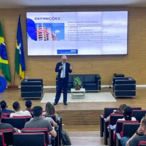 Servidores participam de curso sobre gestão e fiscalização de contratos de obras públicas em Rondônia