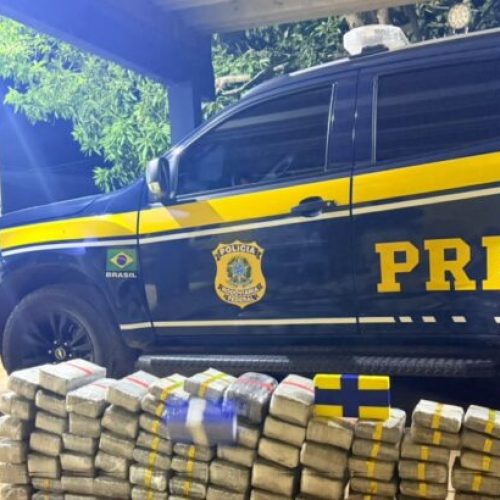 PRF apreende maconha e cocaína na BR-364; motorista sem CNH é preso por tráfico em Porto Velho