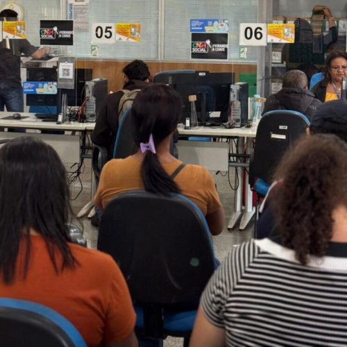 Candidatos à primeira CNH já podem agendar exame teórico pelo site do Detran-RO