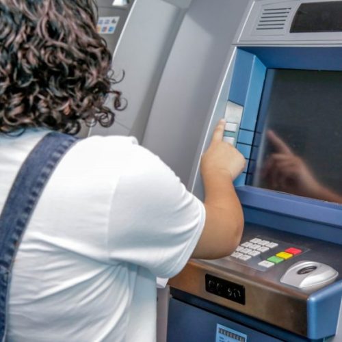 Governo de RO autoriza abono de R$ 5 mil para servidores da Educação