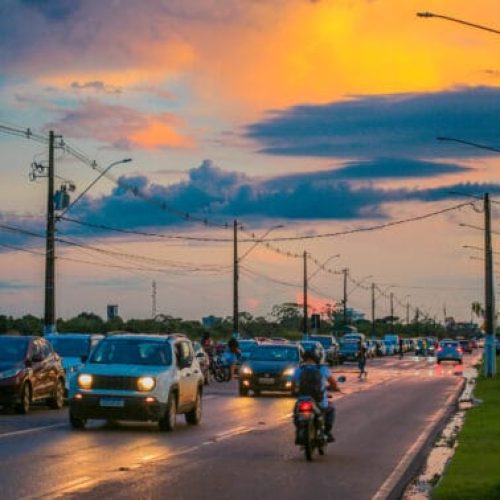 Prazo para licenciamento de veículos com placa final 7 encerra nesta quinta-feira, 31