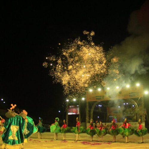 Rosas de Ouro entre lendas e ensaios; o folclore ganha vida no Parque dos Tanques, em Porto Velho
