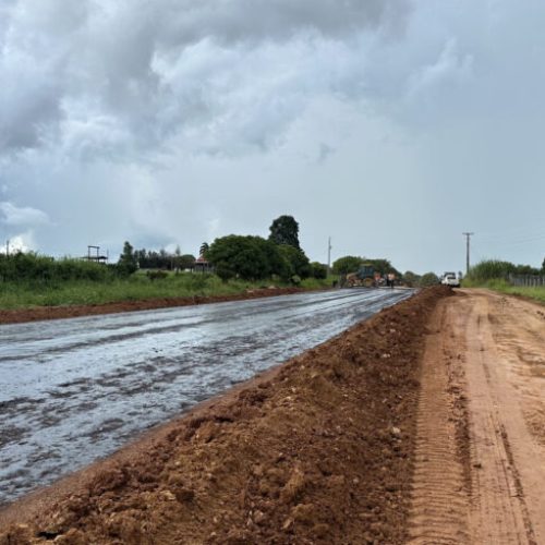 Obras na RO-473 são intensificadas com imprimação e preparação para capa asfáltica