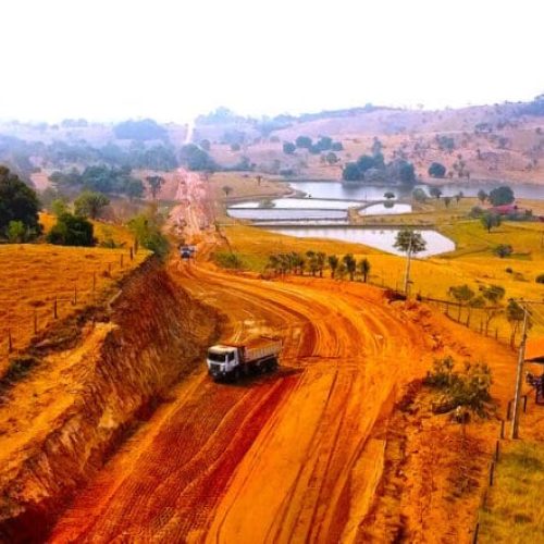 Obras de melhorias na RO-135 asseguram mobilidade e escoamento da produção na região da Zona da Mata