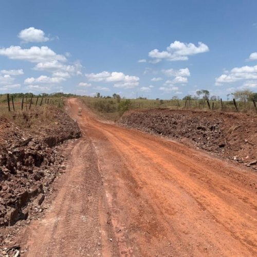 Manutenção em mais de 26 km na RO-135 é executada pelo governo de RO em Alta Floresta d’Oeste