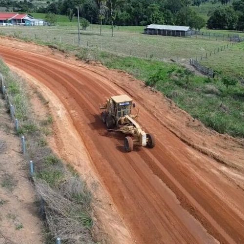 Governo de RO realiza manutenção na RO-408 entre Campo Novo e o distrito de Jacilândia