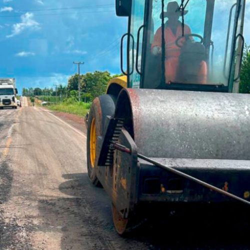 Manutenção asfáltica fortalece condições de tráfego na RO-471, em Ministro Andreazza