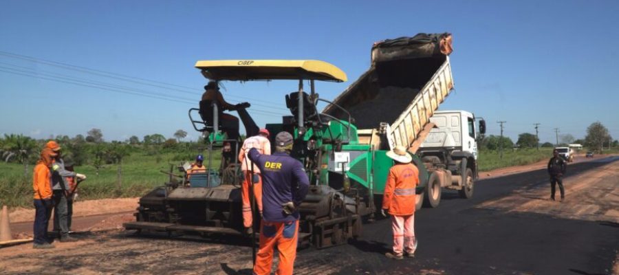 Recuperação asfáltica é realizada pelo governo de RO na Rodovia-473, entre Teixeirópolis e Urupá