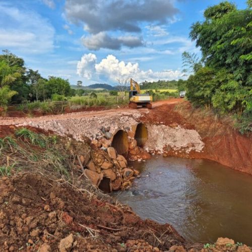 Governo de RO instala tubos de aço e libera tráfego na RO-383 em Alta Floresta d’Oeste