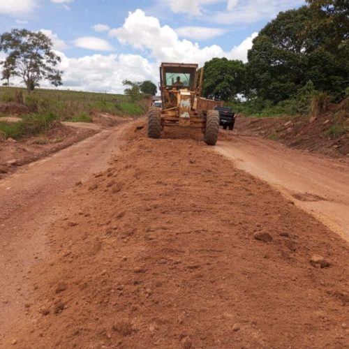 Manutenção da RO-490 melhora acesso ao Porto Rolim e impulsiona região da Zona da Mata