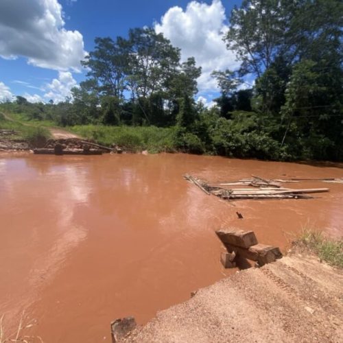 Governo de RO atua para restabelecer tráfego na RO-490, no trecho da ponte sob o Rio Colorado, em Alto Alegre dos Parecis