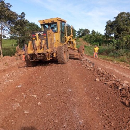 Governo de Rondônia avança com patrolamento em rodovias da Zona da Mata