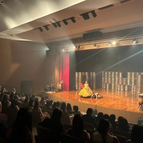 Espetáculo “Bizarrus” é apresentado para estudantes e comunidade em Ariquemes