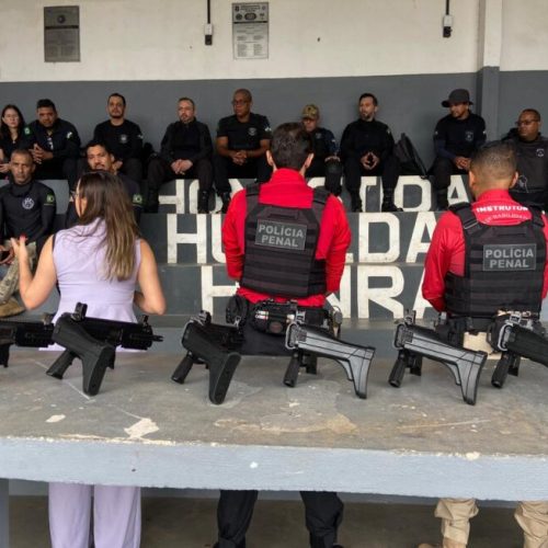 Policiais penais participam de curso de armamento que marca abertura do calendário anual de treinamentos