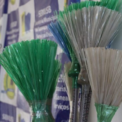 Governo de RO assina Termo de Cooperação para produção de vassouras PET em unidades prisionais de Porto Velho