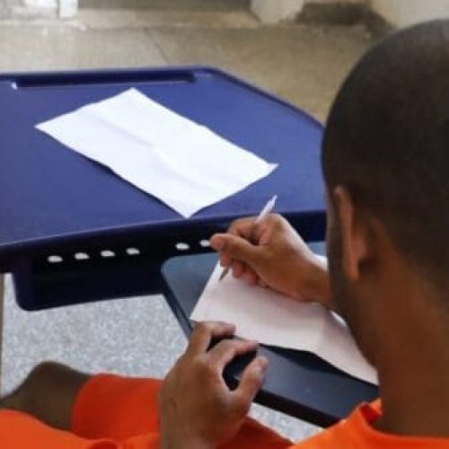 Unidades prisionais de Porto Velho recebem aulões preparatórios para o Enem PPL
