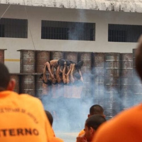 Reintegração através da Arte: Espetáculo “Bizarrus” é apresentado nas unidades prisionais de Porto Velho