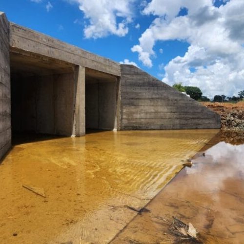 Substituição de ponte de madeira por galeria de concreto garante mais segurança e trafegabilidade na RO-135