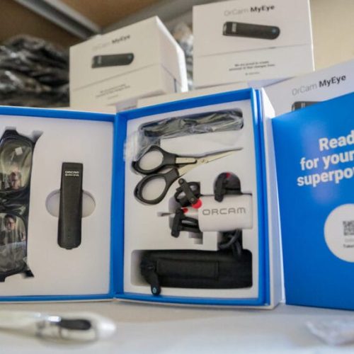 Governo de RO adquire novas unidades do dispositivo de inteligência artificial para estudantes com deficiência visual em 2025