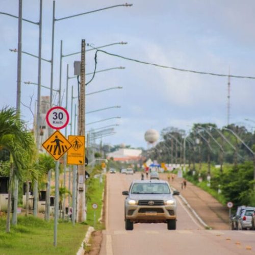 Licenciamento anual de veículos com placa final 8 encerra nesta sexta-feira, 30