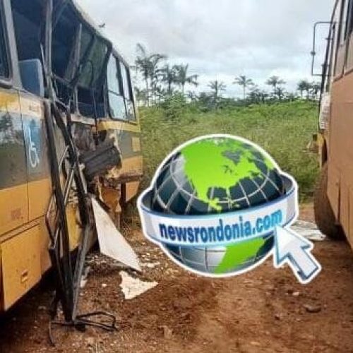 Acidente entre dois ônibus escolares deixa alunos da rede estadual feridos na BR-364