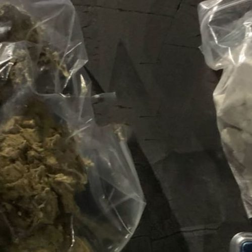 Suspeita de tráfico de droga é detida pela Polícia Militar