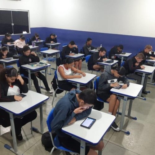 Governo de RO aplica simulados da Plataforma Diálogos para monitorar aprendizagem no ensino fundamental