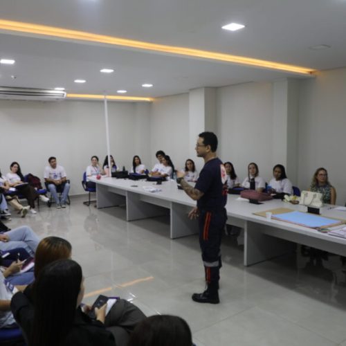 Profissionais de saúde e estudantes participam de vivência sobre atendimento às mulheres vítimas de violência